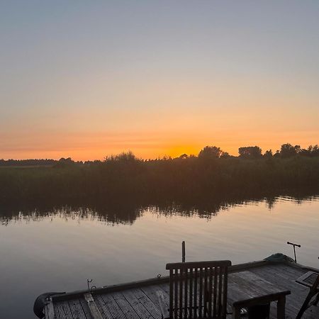 Luxe En Ruim Chalet Met Airco Bij Leekstermeer Matsloot Luaran gambar