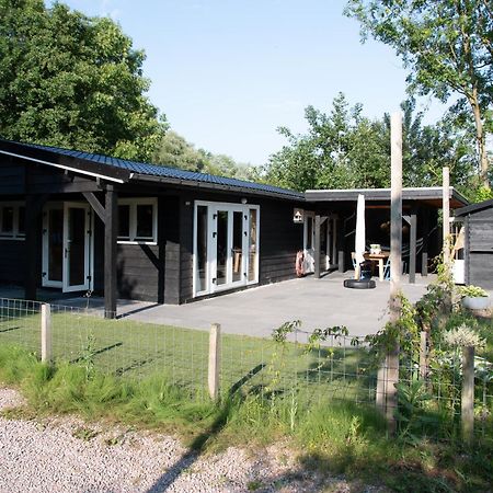 Luxe En Ruim Chalet Met Airco Bij Leekstermeer Matsloot Luaran gambar