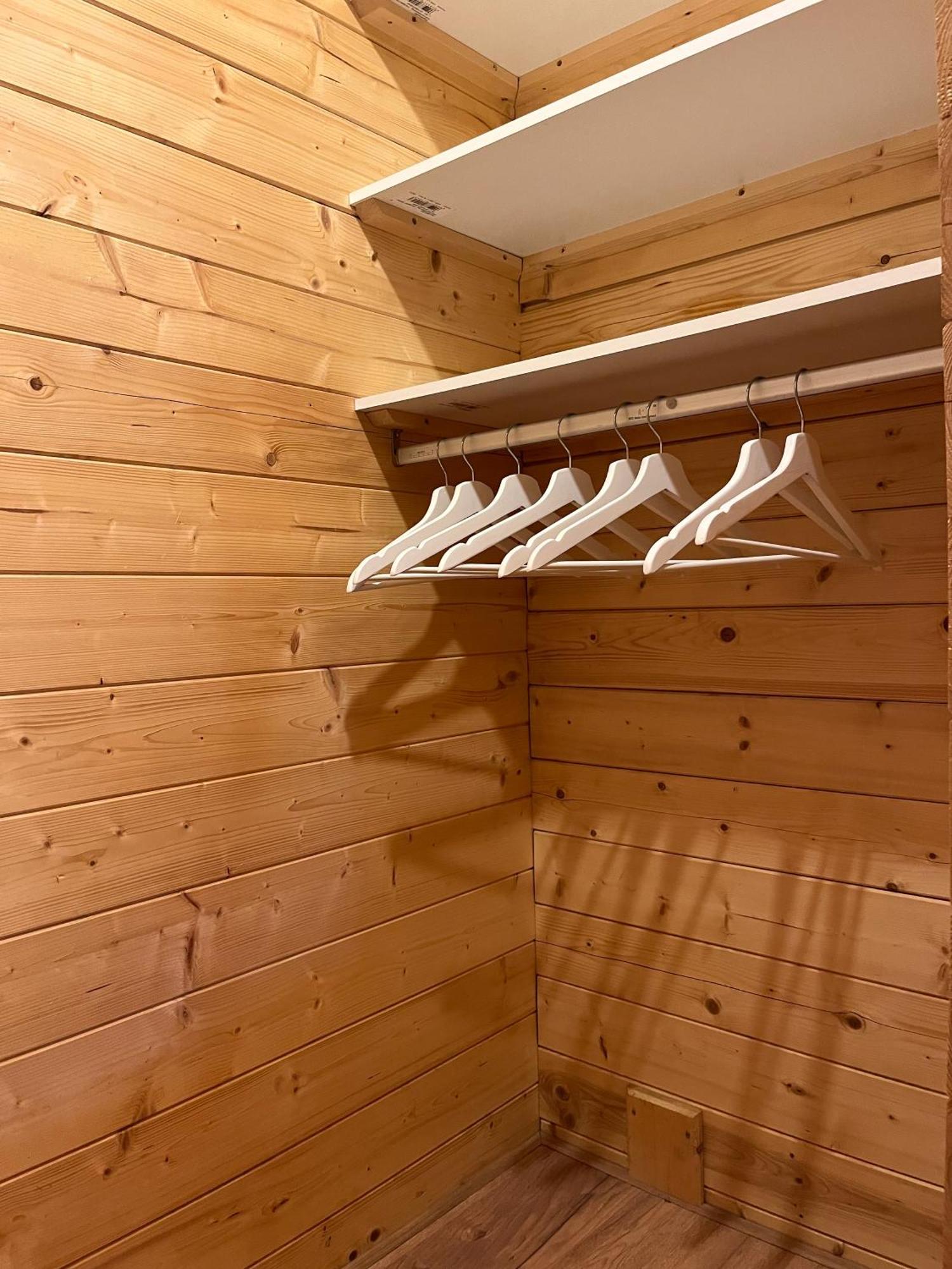 Luxe En Ruim Chalet Met Airco Bij Leekstermeer Matsloot Luaran gambar