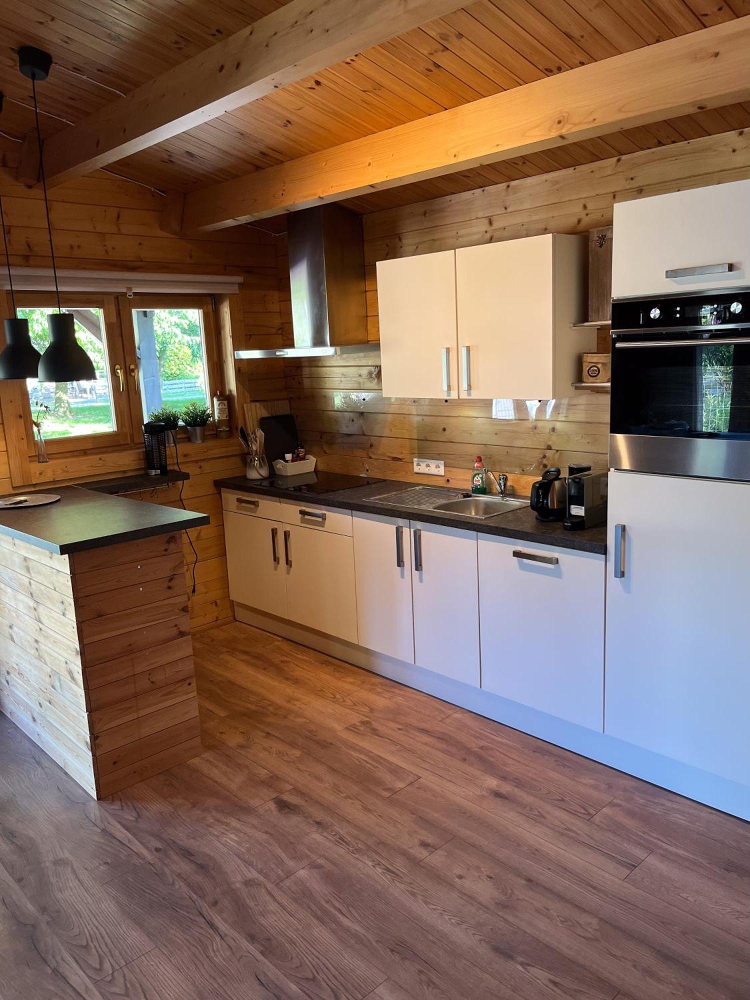 Luxe En Ruim Chalet Met Airco Bij Leekstermeer Matsloot Luaran gambar