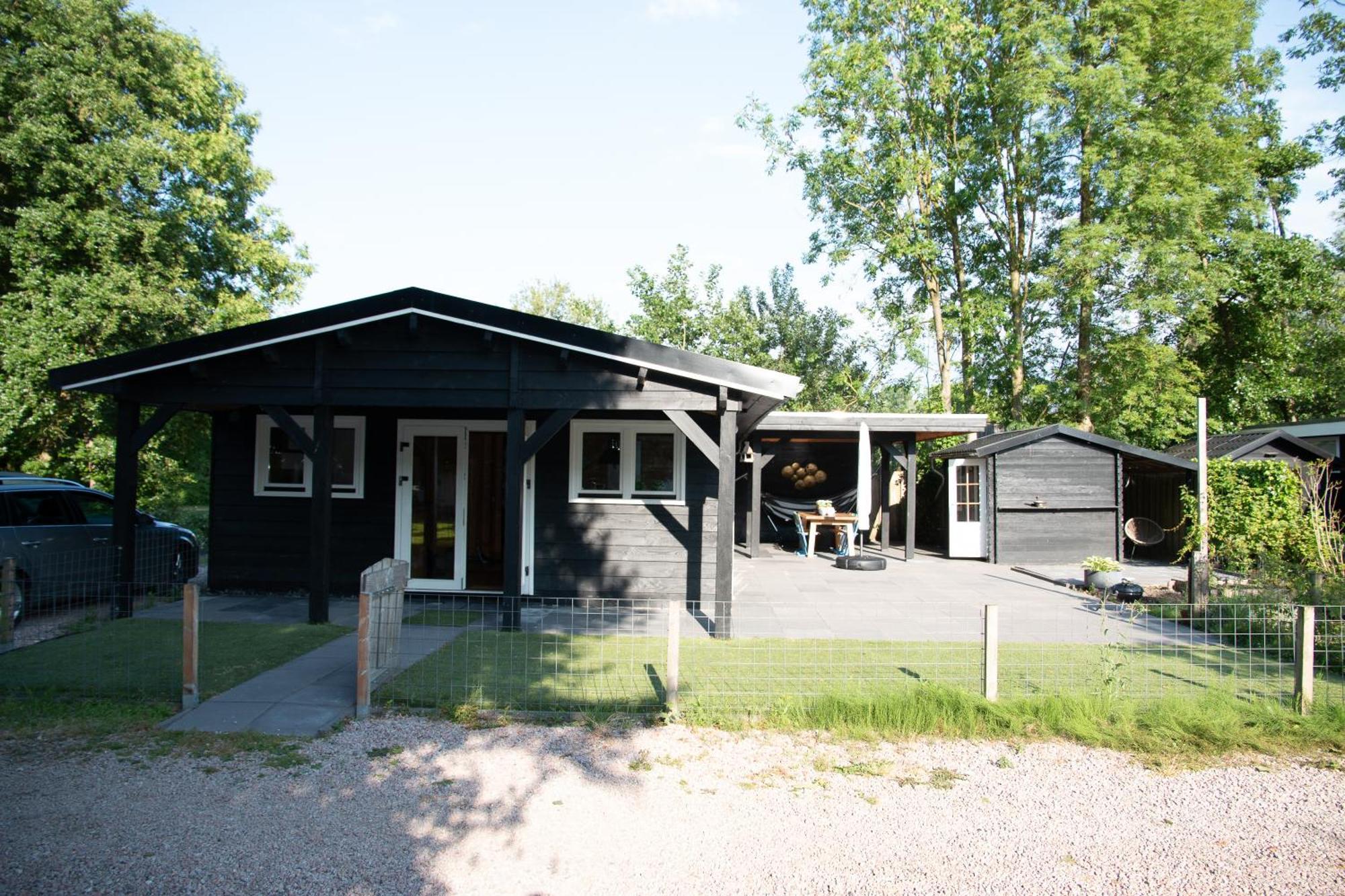 Luxe En Ruim Chalet Met Airco Bij Leekstermeer Matsloot Luaran gambar